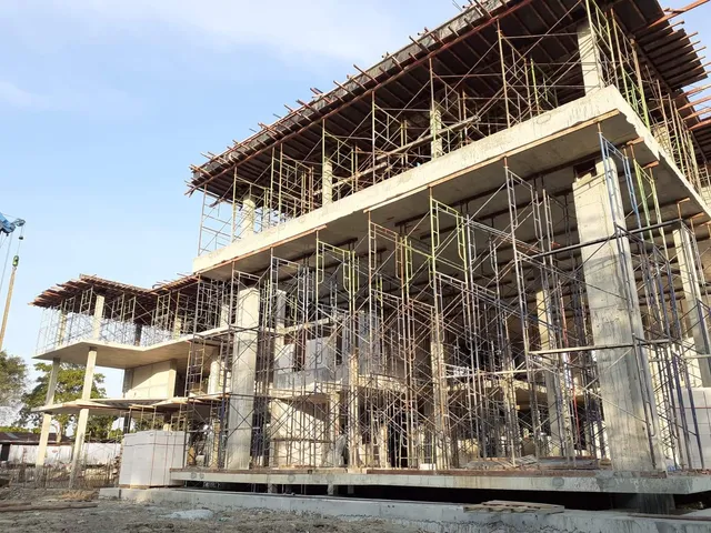 Luxurious 4 Storey Mansion in Green Valley Village